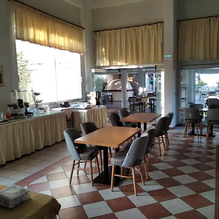 Отель Thassos Пефкари
